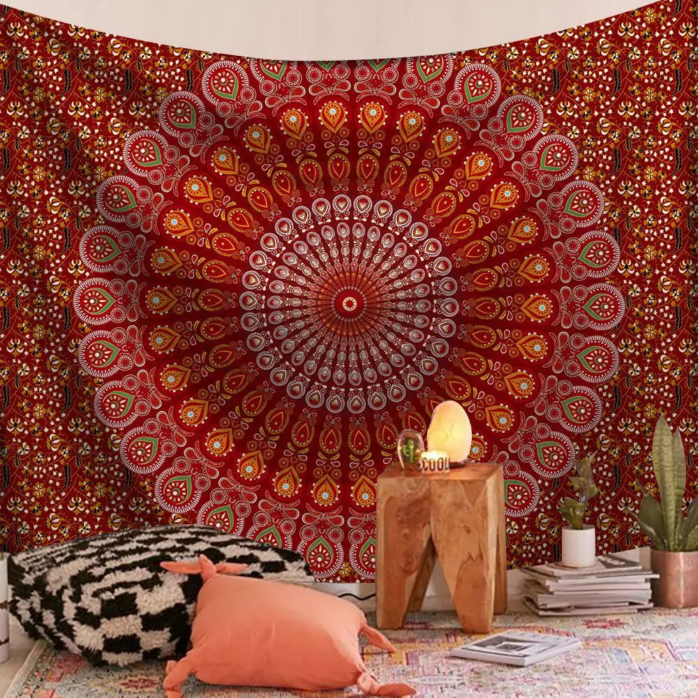 Teinture murale Boheme avec motif mandala exposé sur un mur blanc avec des guirlandes accroché au dessus