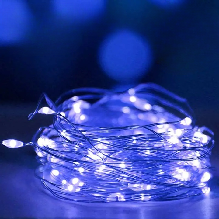 Guirlande Lumineuse de couleur Bleu enroulé dans une ambiance Cocooning