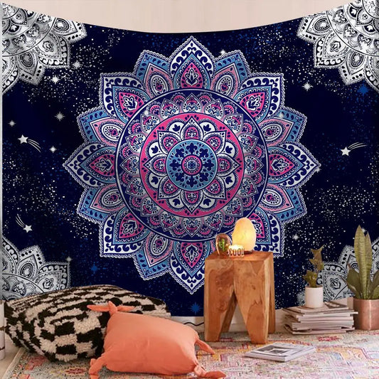 Teinture murale Boheme avec motif mandala exposé sur un mur blanc avec des guirlandes accroché au dessus