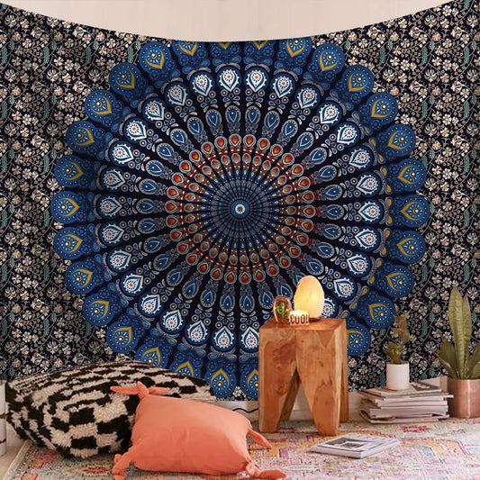Teinture murale Boheme avec motif mandala exposé sur un mur blanc avec des guirlandes accroché au dessus