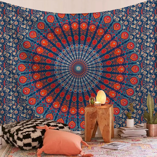 Teinture murale Boheme avec motif mandala exposé sur un mur blanc avec des guirlandes accroché au dessus
